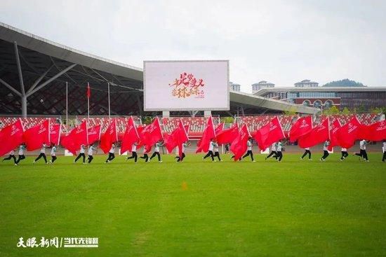 乔杉饰演澡堂老板乔杉在片中饰演了一个渣男角色王为仁